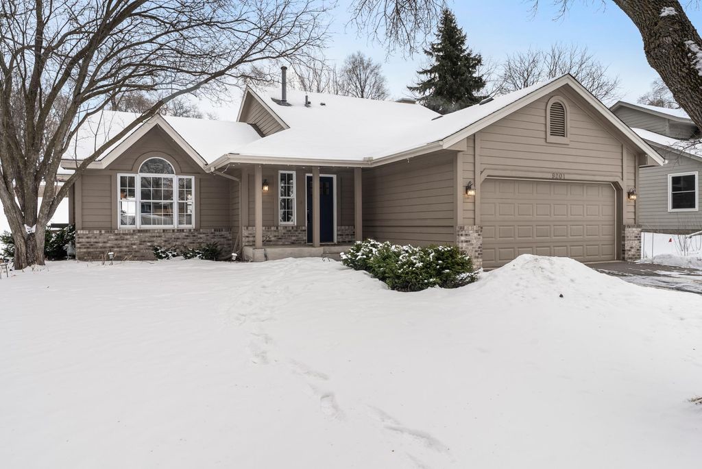9201 La Rivier Court, Eden Prairie, MN 55347