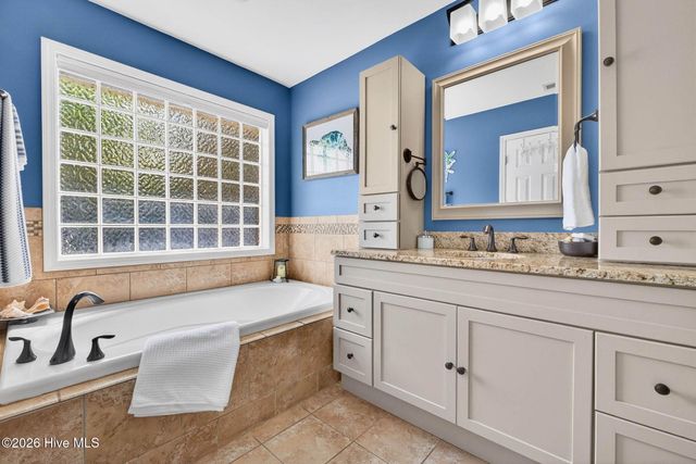 125 Lighthouse Drive, Carolina Beach, NC 28428