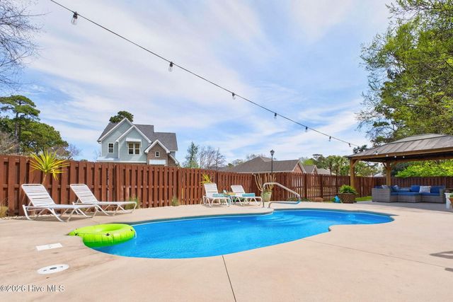 125 Lighthouse Drive, Carolina Beach, NC 28428