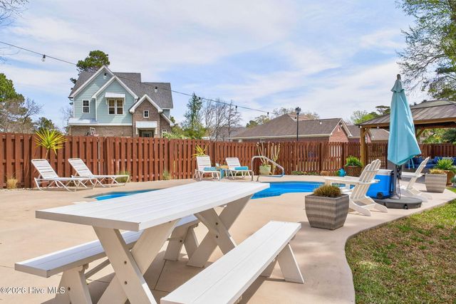 125 Lighthouse Drive, Carolina Beach, NC 28428