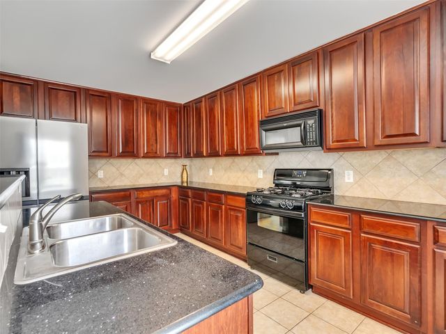 6902 Oleander Grove Way, Houston, TX 77049