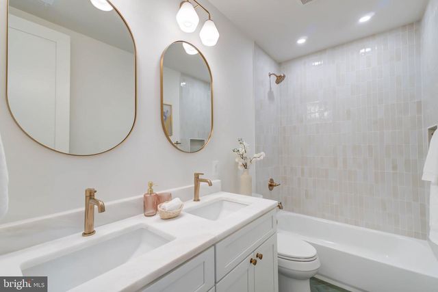 7102 ALGER RD, Falls Church, VA 22042