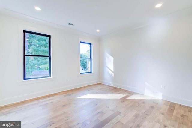 7102 ALGER RD, Falls Church, VA 22042