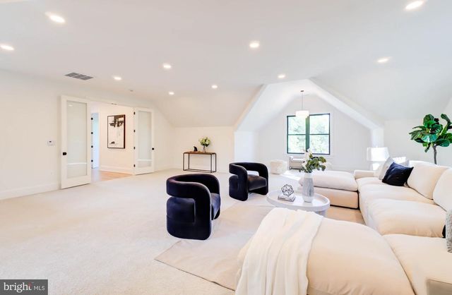 7102 ALGER RD, Falls Church, VA 22042
