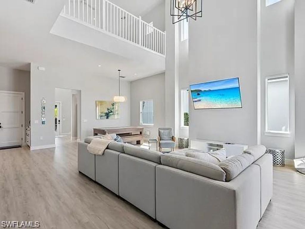 515 91st AVE N 1 WEST, NAPLES, FL 34108 — photo 2