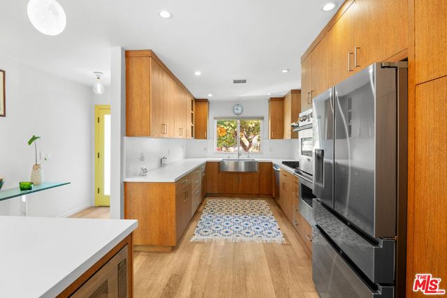 6570 Lakeridge Road, Los Angeles, CA 90068