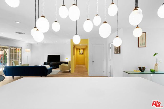 6570 Lakeridge Road, Los Angeles, CA 90068