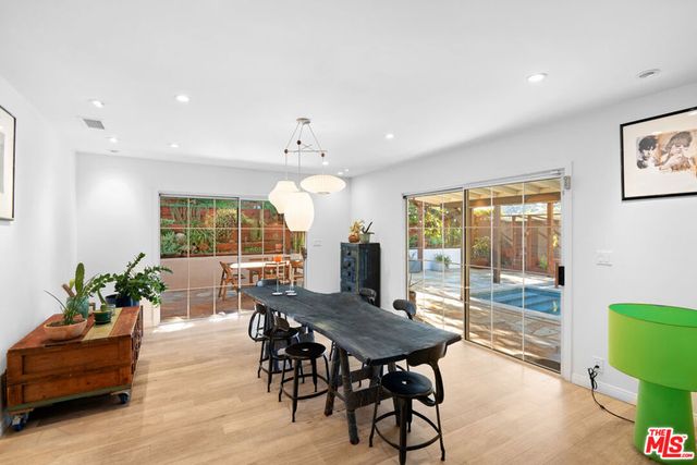 6570 Lakeridge Road, Los Angeles, CA 90068