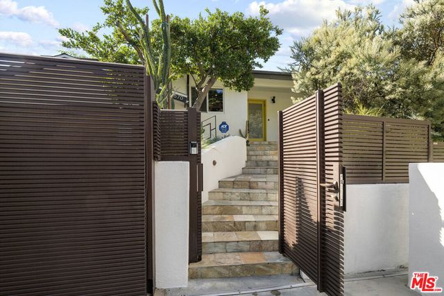 6570 Lakeridge Road, Los Angeles, CA 90068