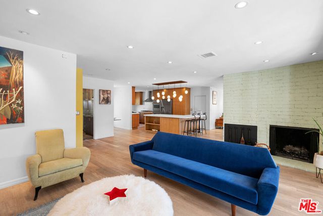 6570 Lakeridge Road, Los Angeles, CA 90068