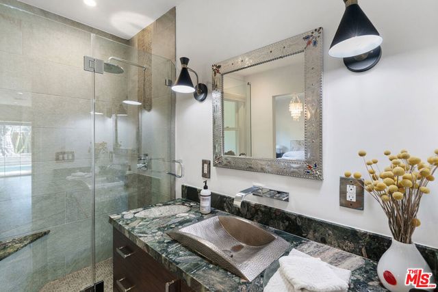 6570 Lakeridge Road, Los Angeles, CA 90068