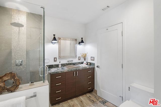 6570 Lakeridge Road, Los Angeles, CA 90068