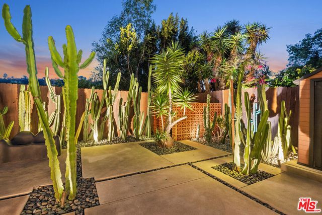 6570 Lakeridge Road, Los Angeles, CA 90068