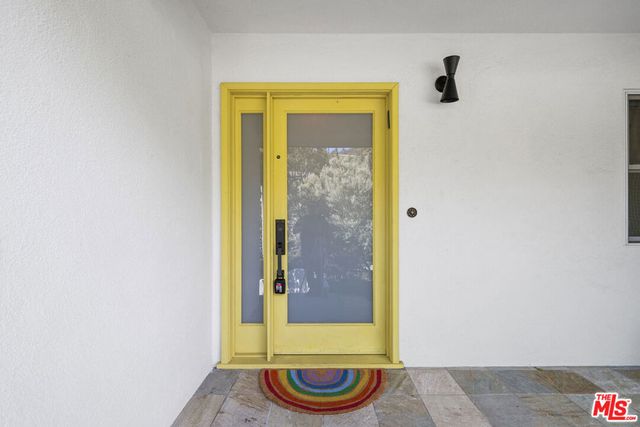 6570 Lakeridge Road, Los Angeles, CA 90068