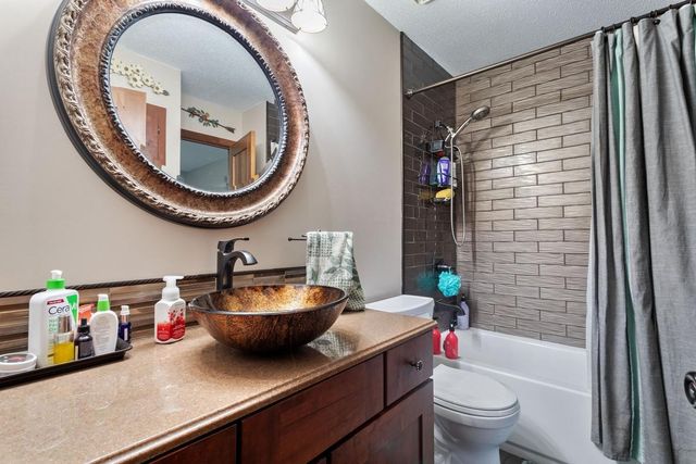 20919 Beaver Dam Court NE, Cedar, MN 55011
