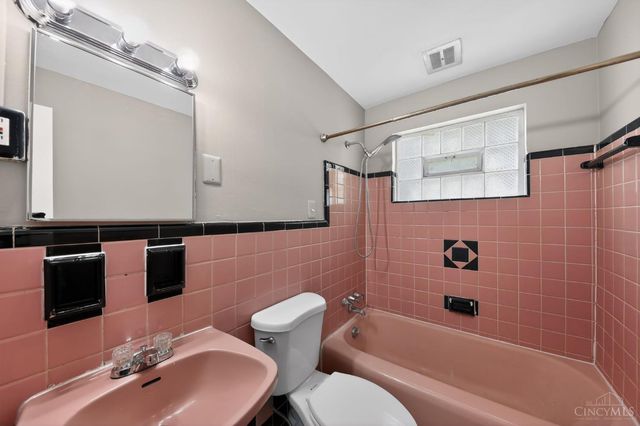 3097 Westwood Northern Boulevard, Cincinnati, OH 45211
