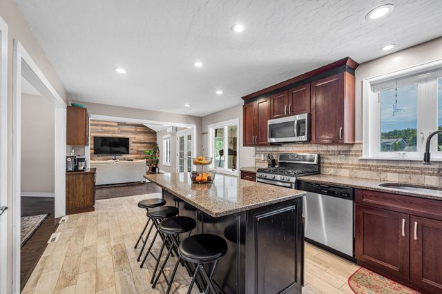 35 East Glen St, Westfield, MA 01085