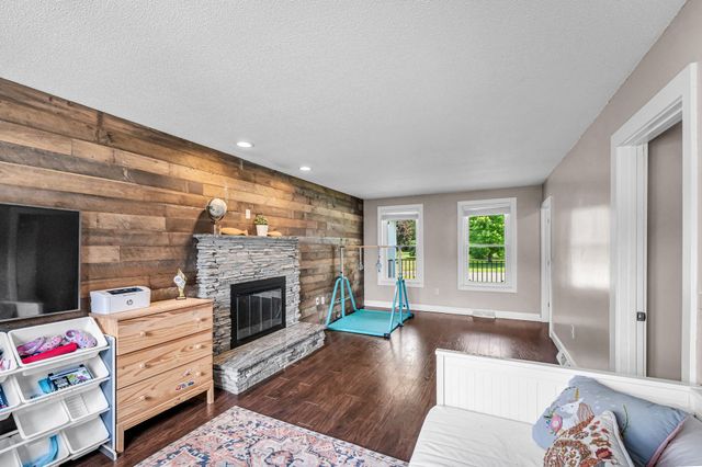 35 East Glen St, Westfield, MA 01085