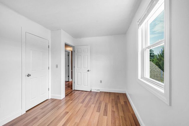 35 East Glen St, Westfield, MA 01085