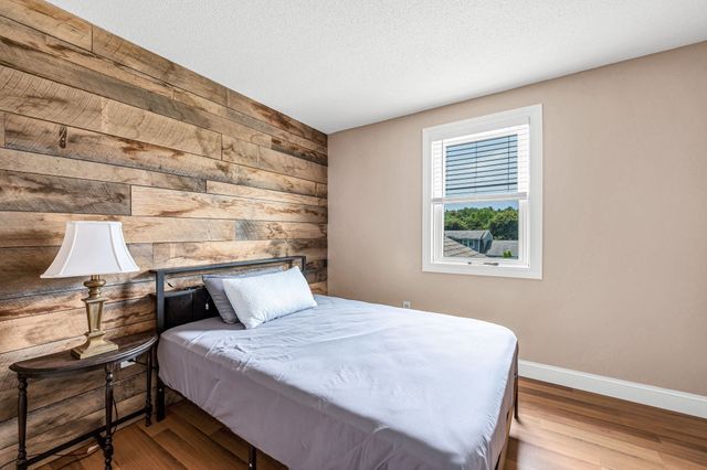 35 East Glen St, Westfield, MA 01085