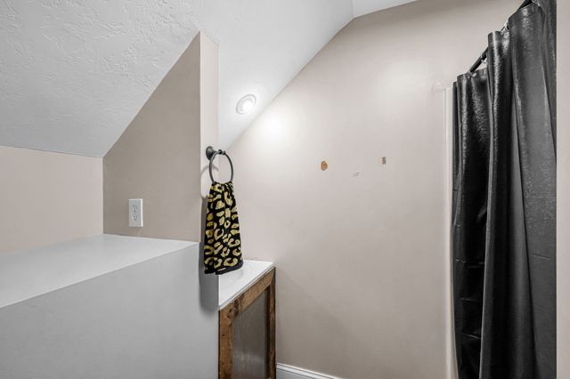 35 East Glen St, Westfield, MA 01085