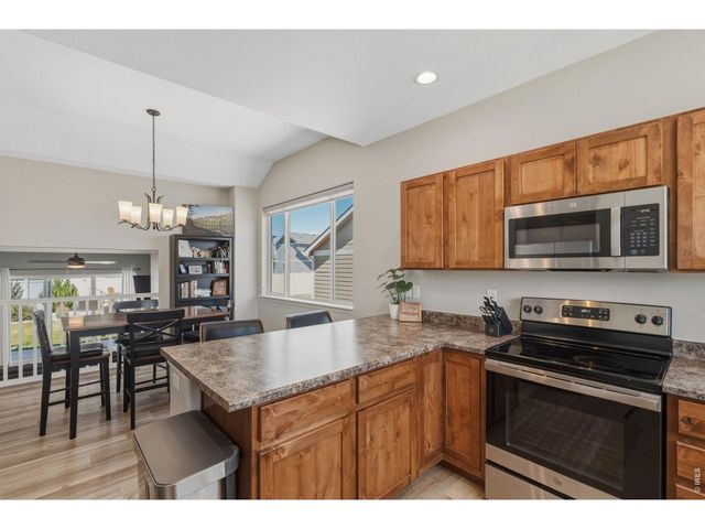 956 Maplebrook Dr, Windsor, CO 80550