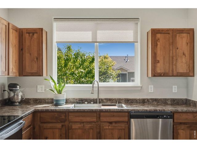 956 Maplebrook Dr, Windsor, CO 80550
