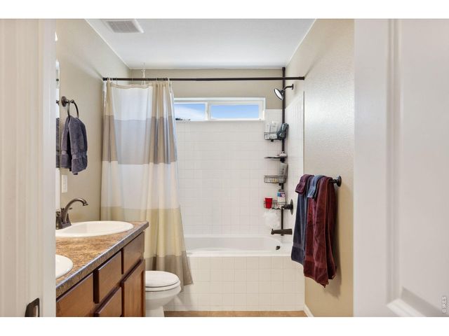 956 Maplebrook Dr, Windsor, CO 80550