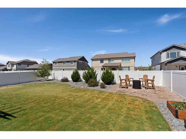 956 Maplebrook Dr, Windsor, CO 80550