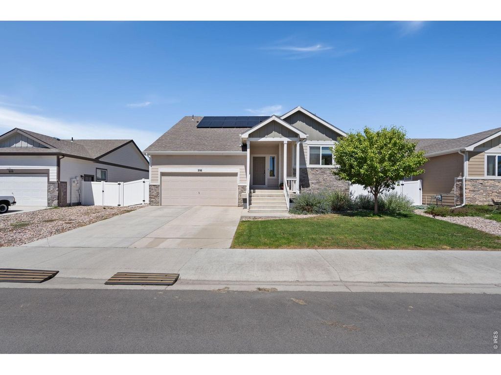 956 Maplebrook Dr, Windsor, CO 80550