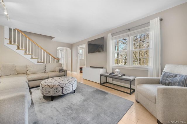 5 Birch Street W, White Plains, NY 10607