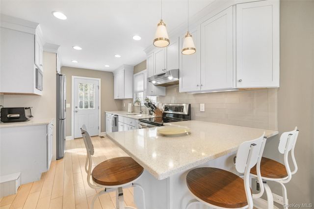 5 Birch Street W, White Plains, NY 10607