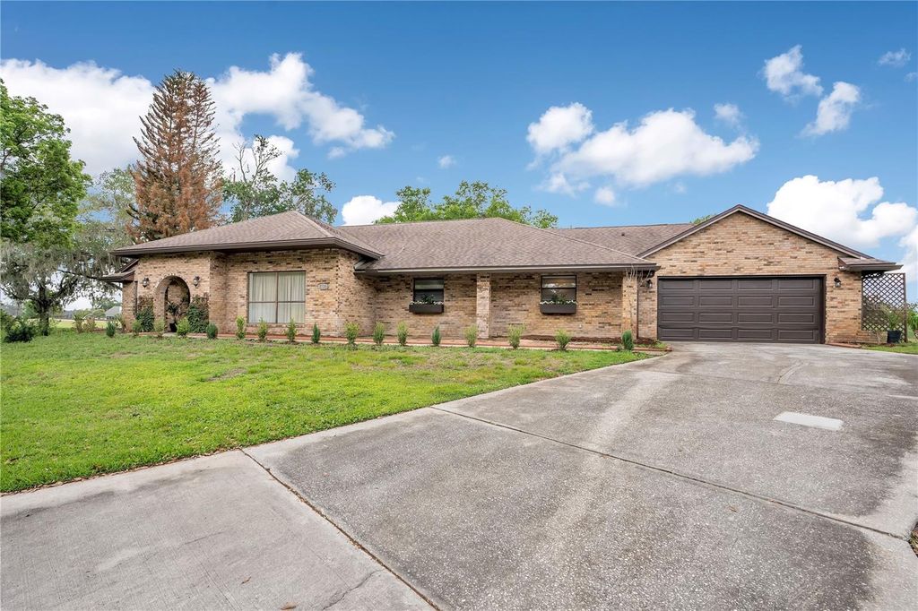 Image 2 of property listing at 2724 ARDON AVENUE, Orlando, FL 32833