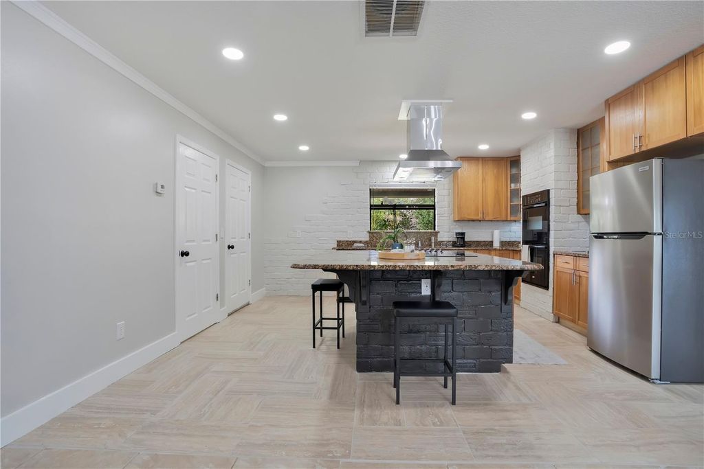 Image 12 of property listing at 2724 ARDON AVENUE, Orlando, FL 32833