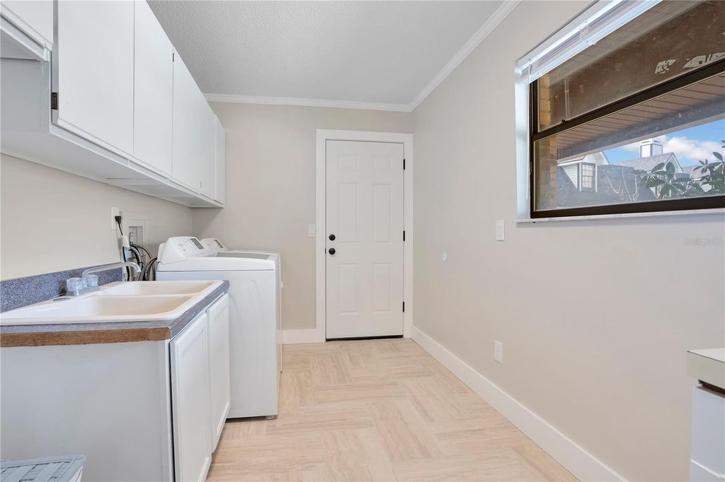 Image 29 of property listing at 2724 ARDON AVENUE, Orlando, FL 32833