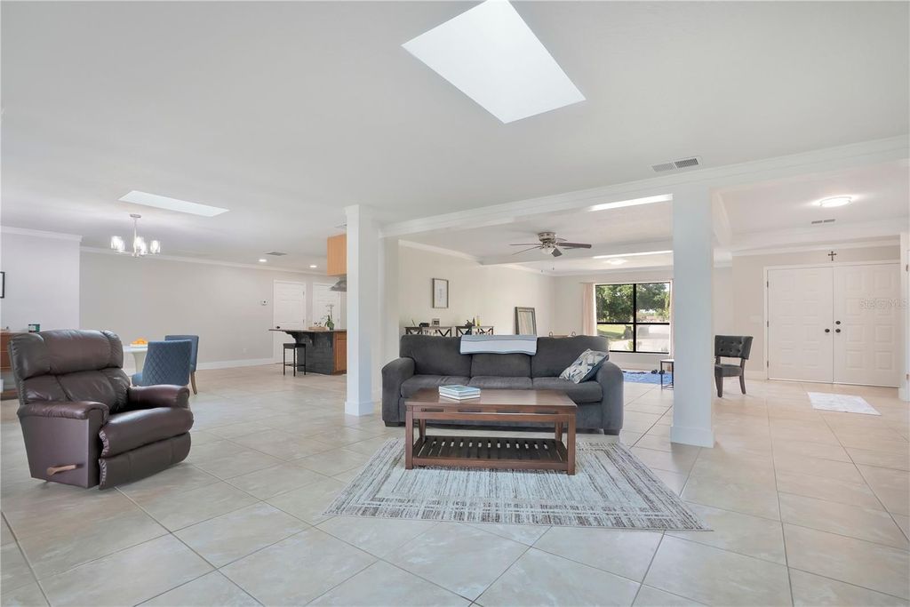 Image 8 of property listing at 2724 ARDON AVENUE, Orlando, FL 32833