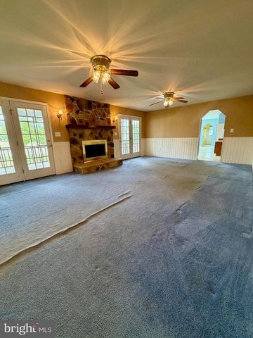 8210 HUDSON DR, La Plata, MD 20646