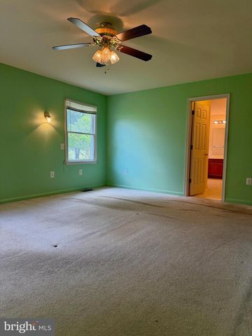 8210 HUDSON DR, La Plata, MD 20646