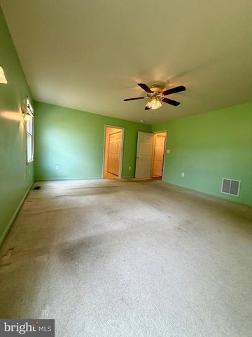 8210 HUDSON DR, La Plata, MD 20646