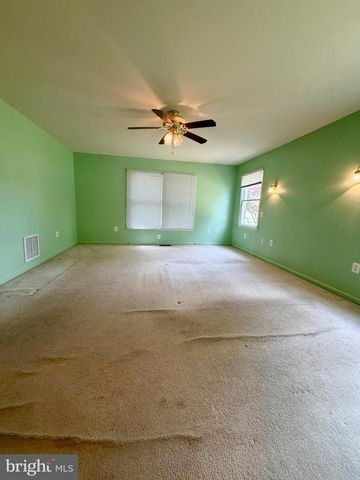 8210 HUDSON DR, La Plata, MD 20646