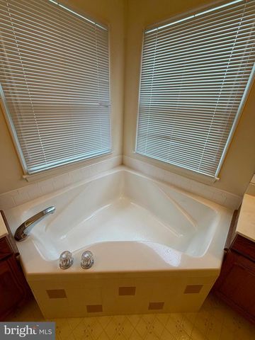 8210 HUDSON DR, La Plata, MD 20646