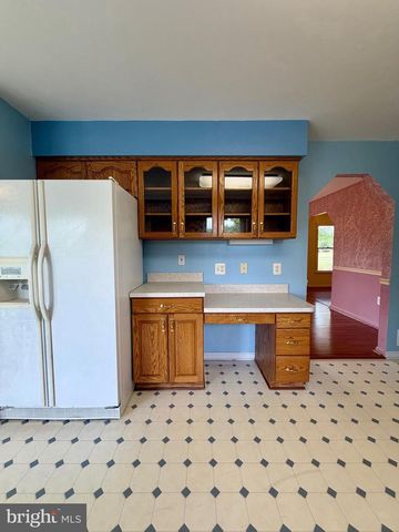 8210 HUDSON DR, La Plata, MD 20646