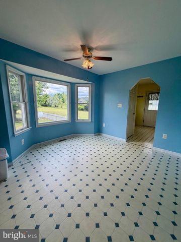 8210 HUDSON DR, La Plata, MD 20646
