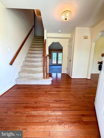 8210 HUDSON DR, La Plata, MD 20646