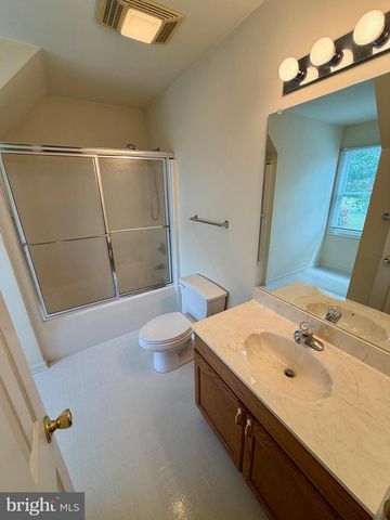 8210 HUDSON DR, La Plata, MD 20646