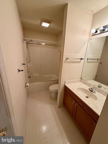 8210 HUDSON DR, La Plata, MD 20646
