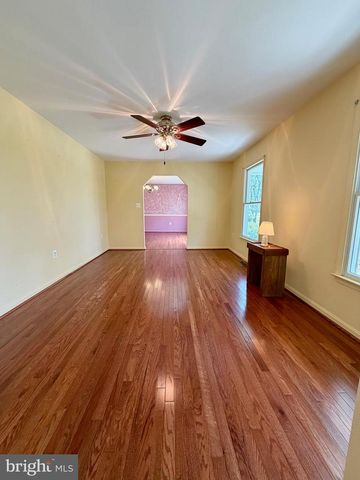 8210 HUDSON DR, La Plata, MD 20646