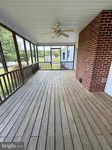 8210 HUDSON DR, La Plata, MD 20646