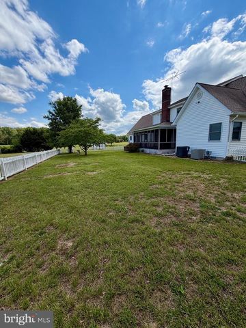 8210 HUDSON DR, La Plata, MD 20646