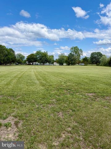 8210 HUDSON DR, La Plata, MD 20646